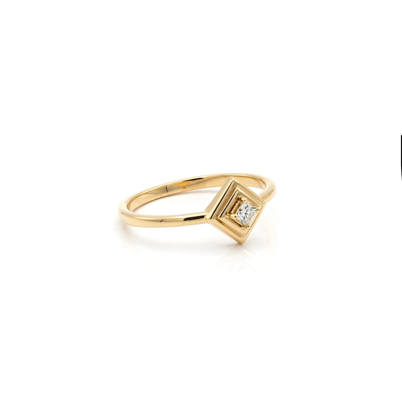 AVA ROUND RING