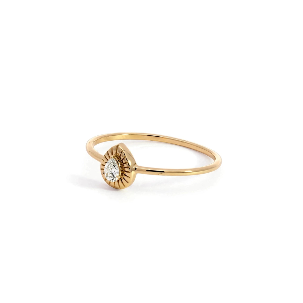 PEAR VELOURA RING