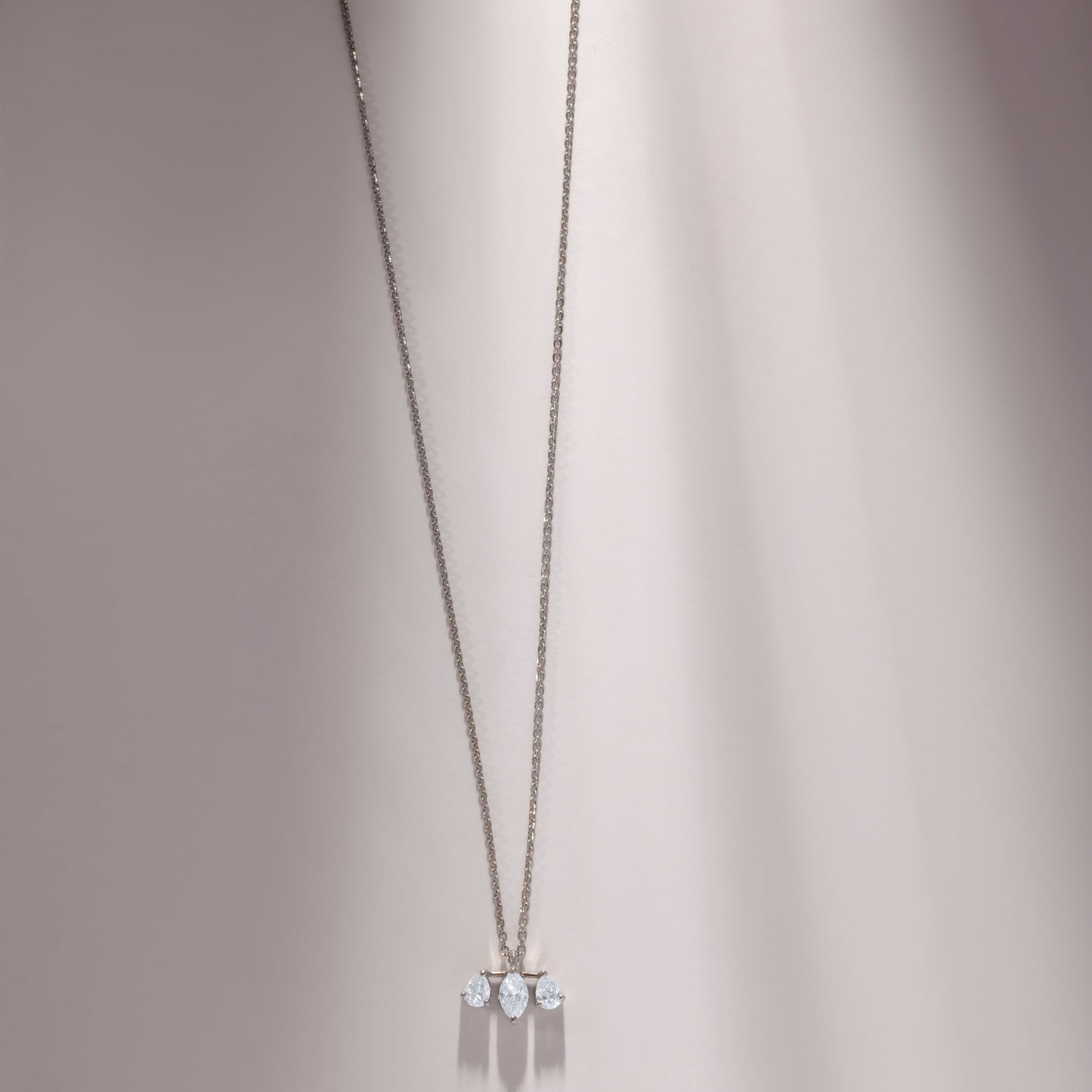 SHIMMERING TRIO NECKLACE