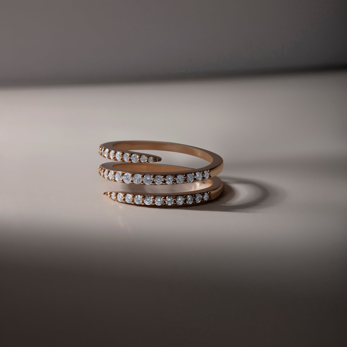 SPARKILING SPIRAL RING