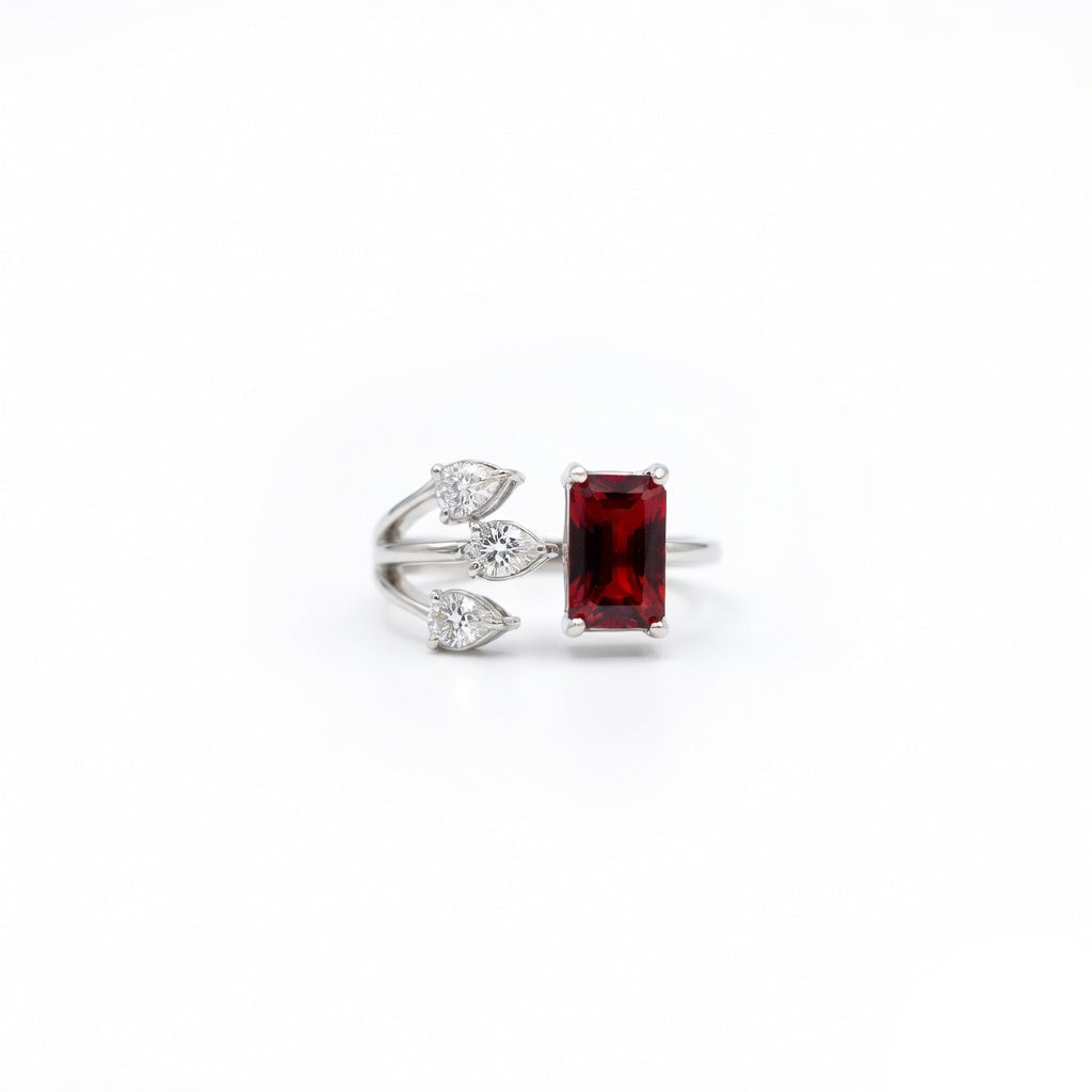 GARNET ROVIRA RING
