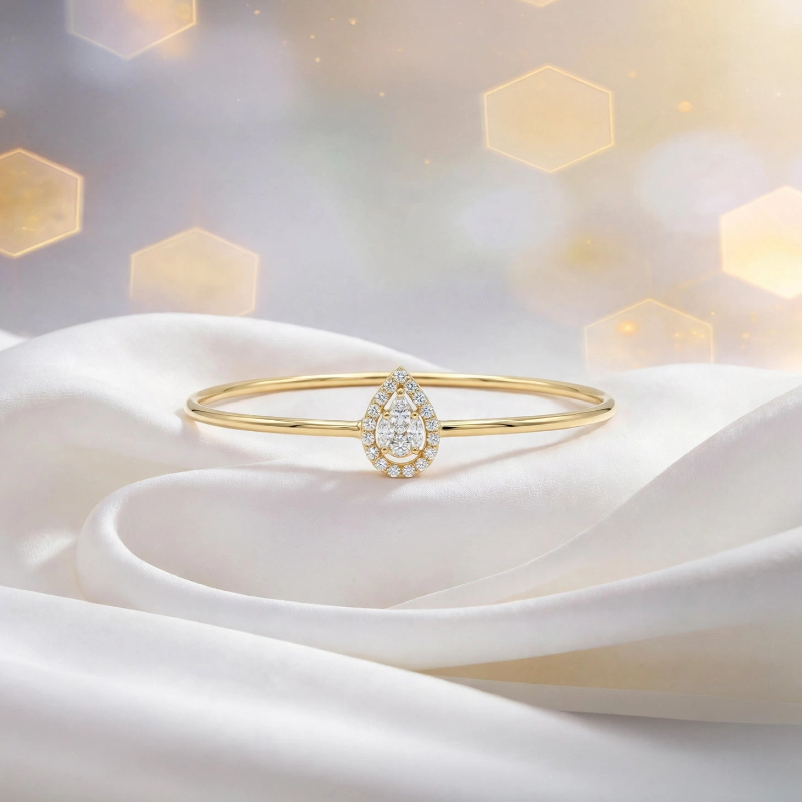 EIRA SOLARA BANGLE