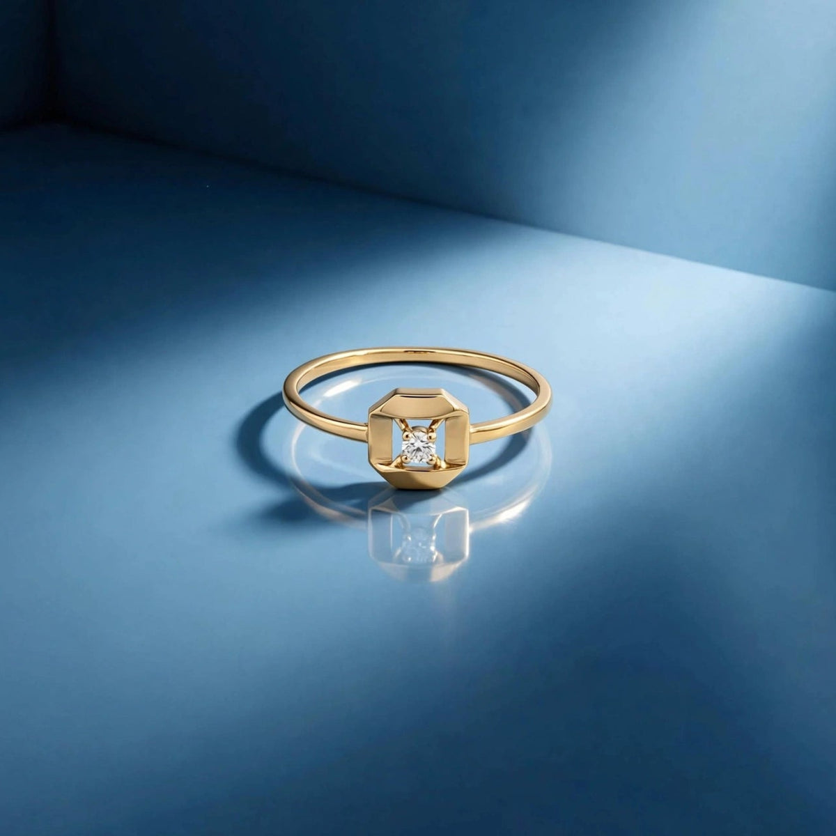 ROUND CROWN RING
