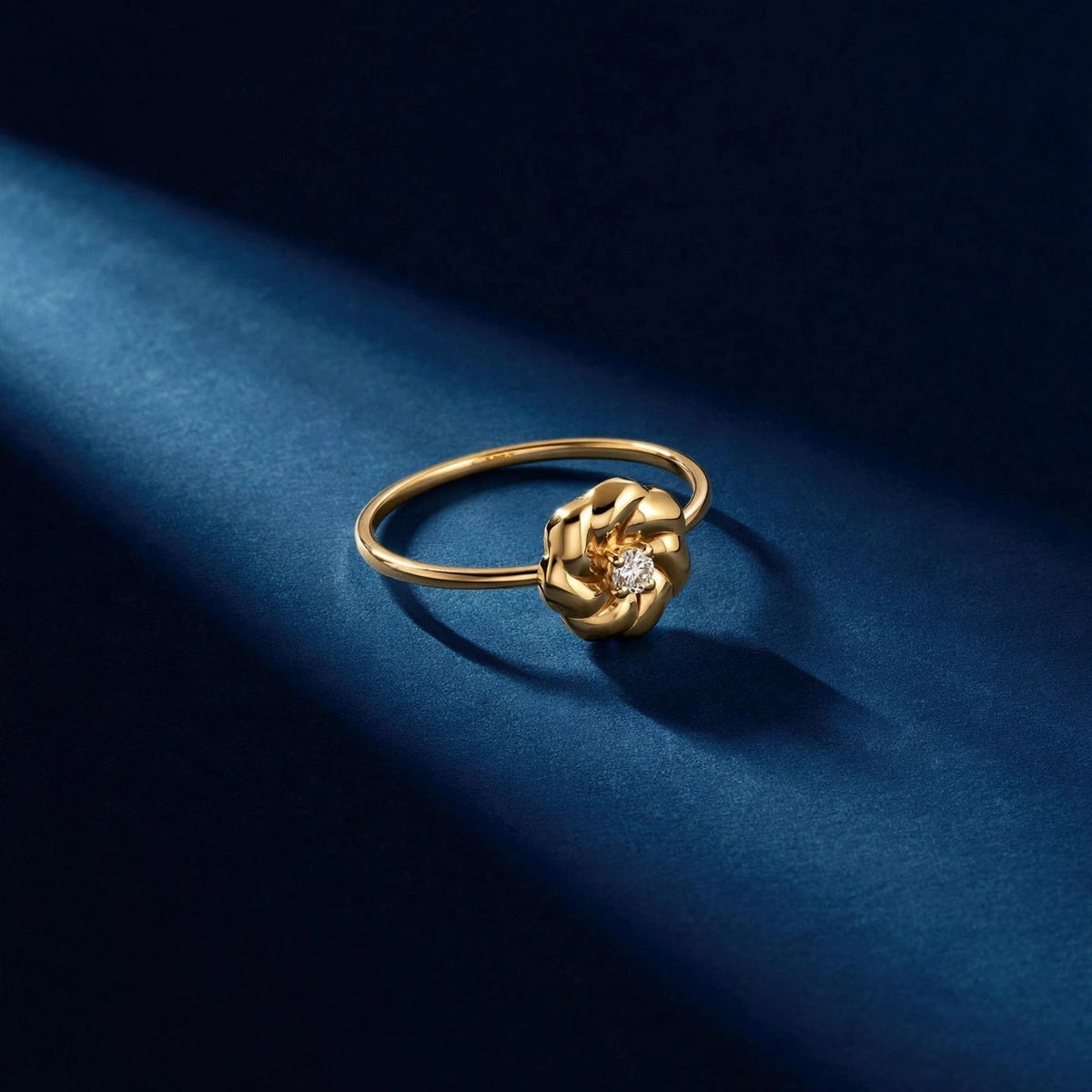 ROUND FLOWER RING