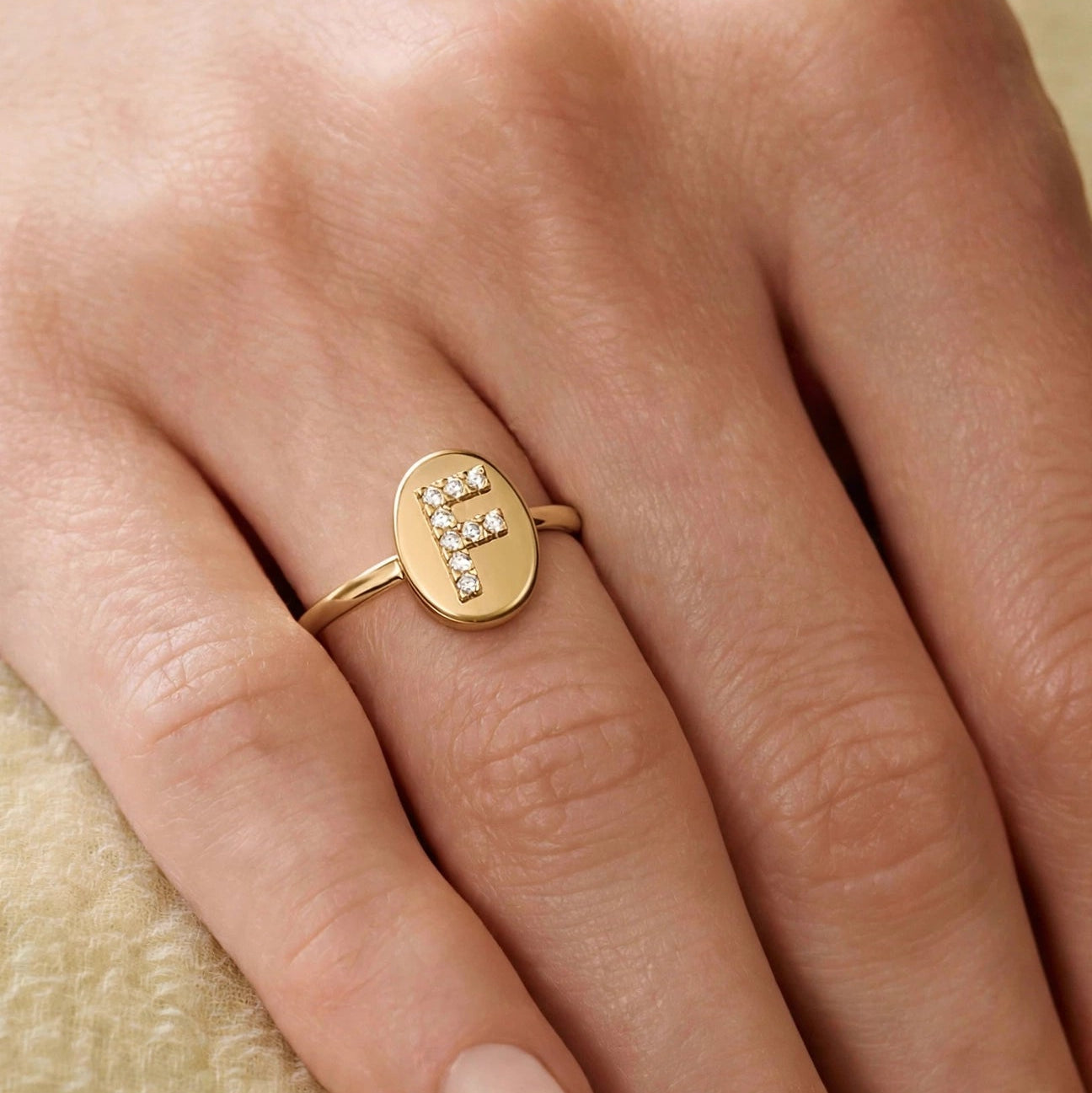 EON ROUND RING
