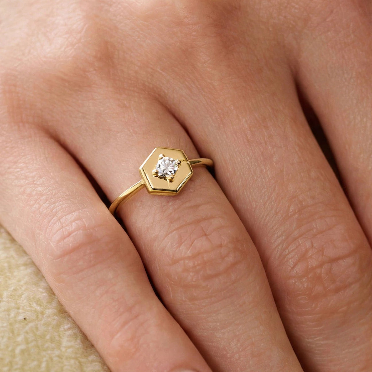 NOVA ROUND RING