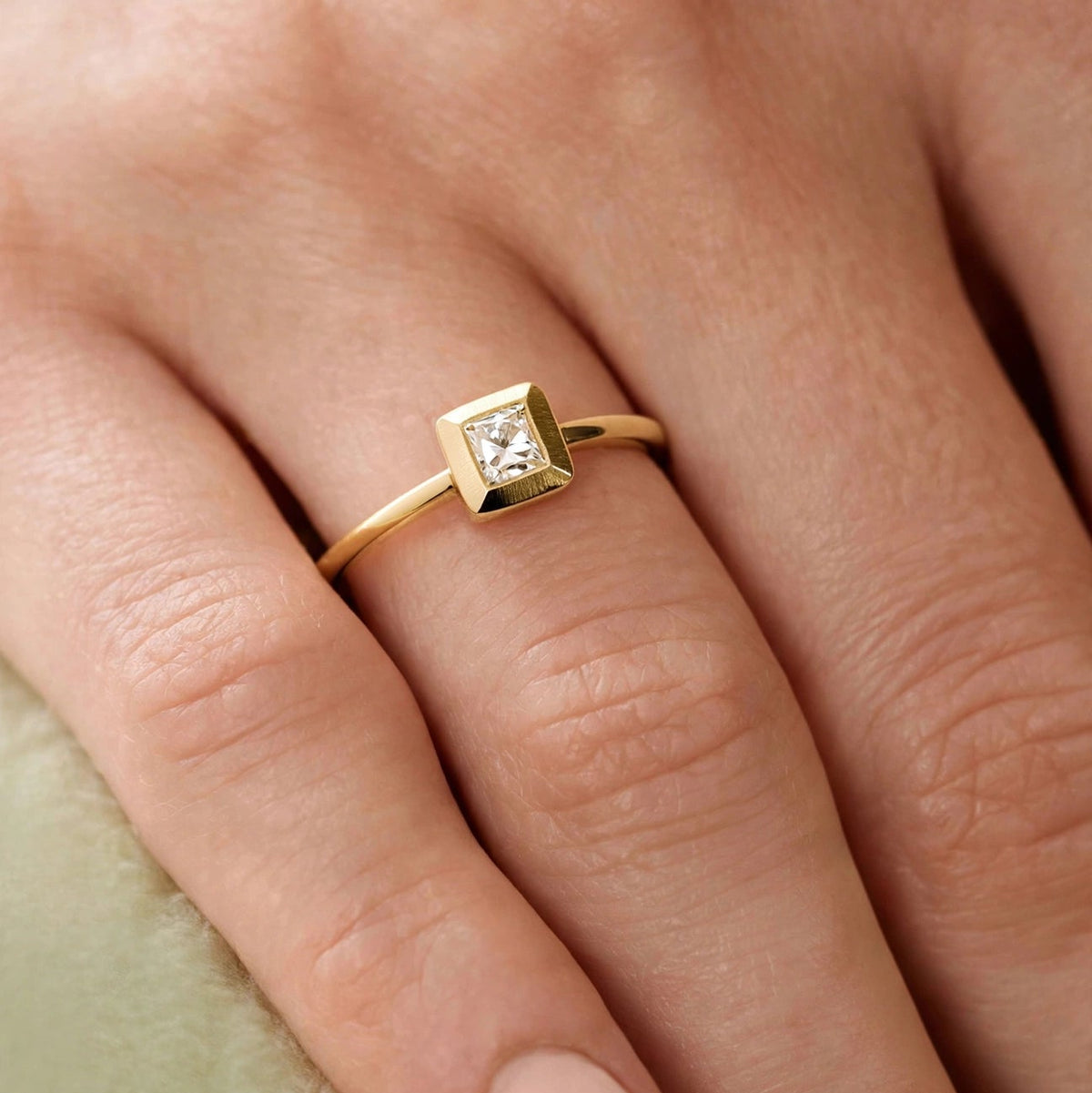 SQUARE SPECTRA RING