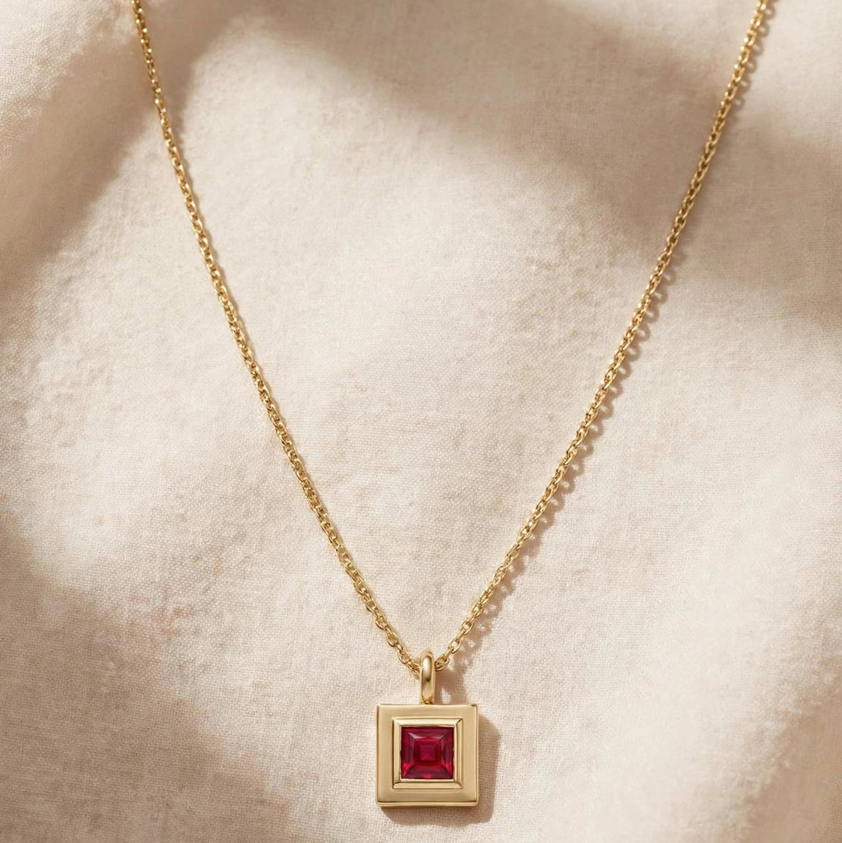 SQUARE SOLARA NECKLACE