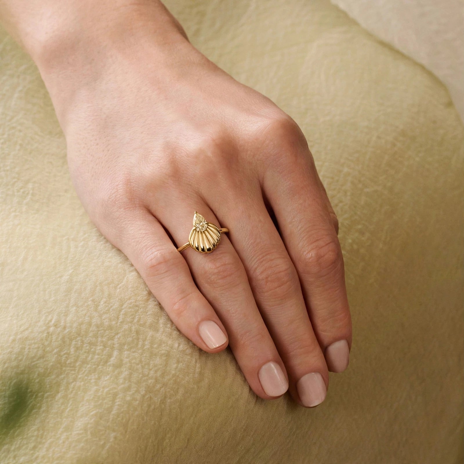 MAJESTIC CROWN RING