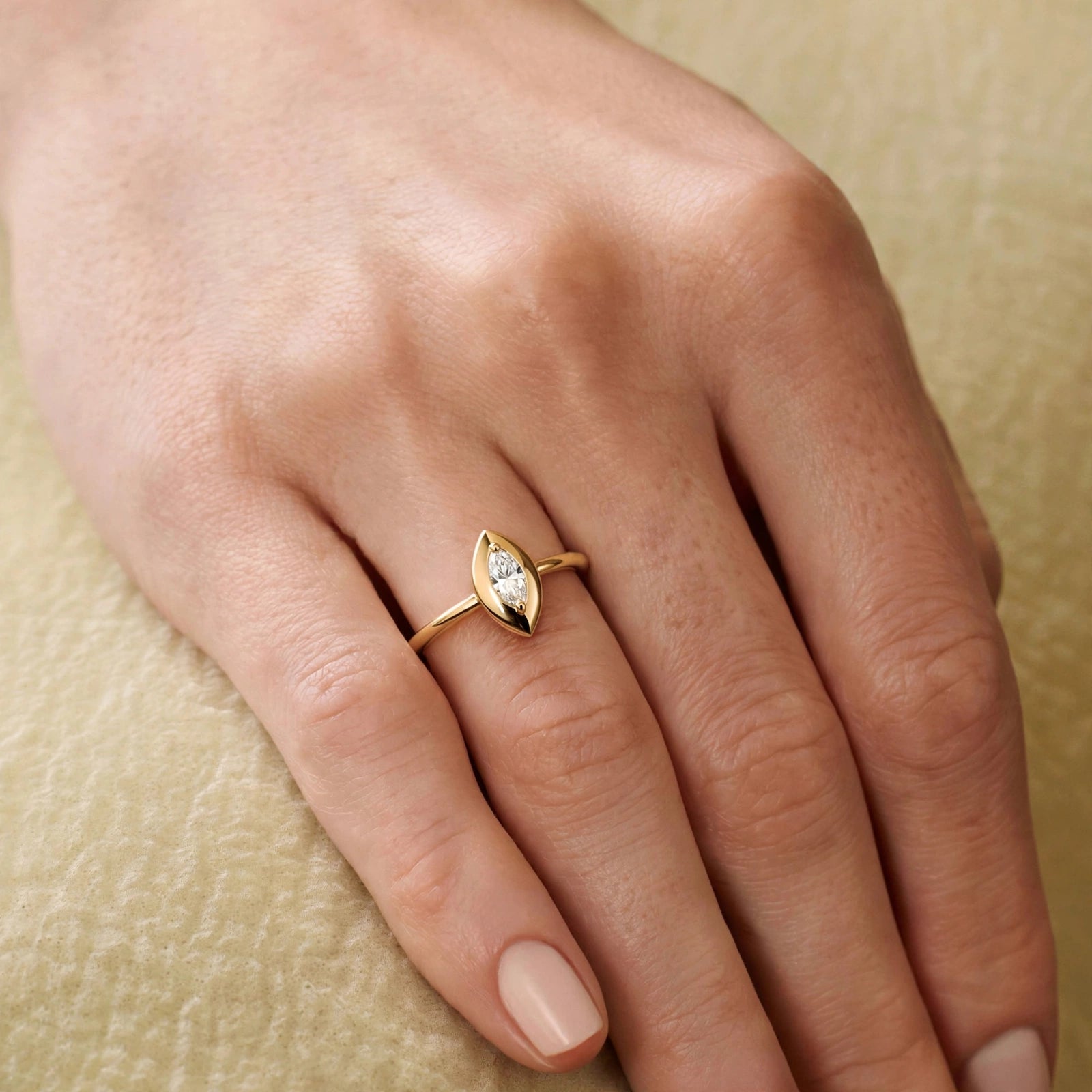 EVE VELOURA RING