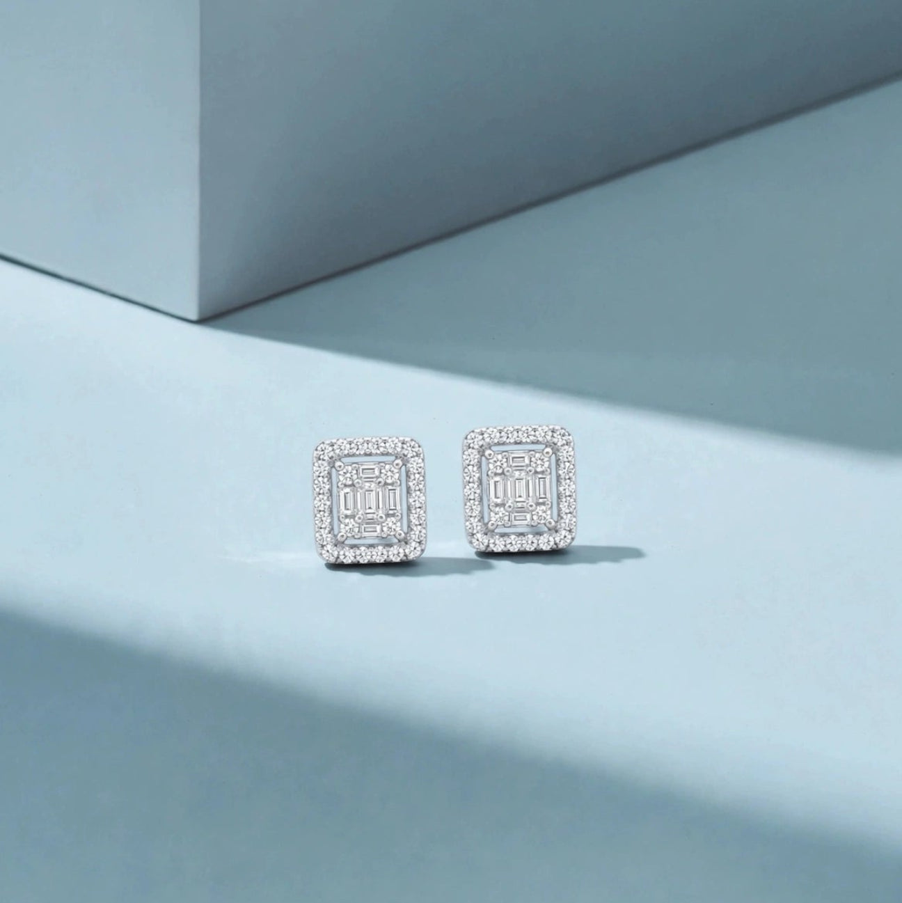 LIO ETERNA EARRING