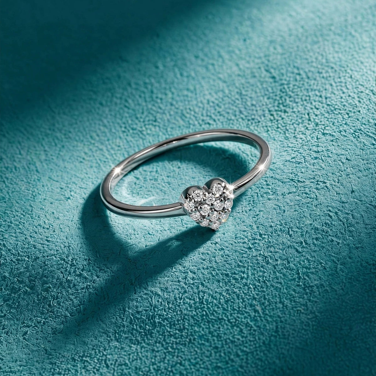 LUXE HEART RING