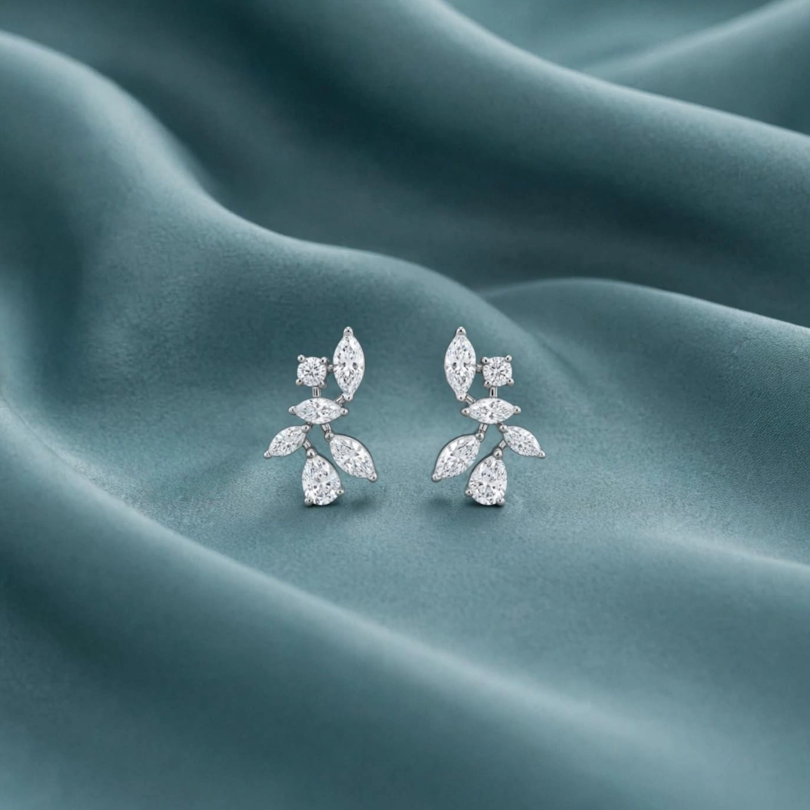 ZYRA ETERNA EARRING