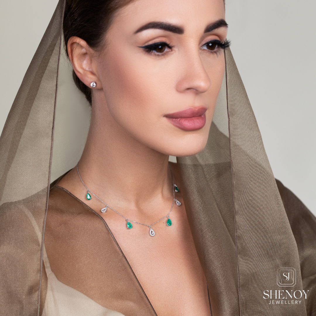 DIAMOND MICRO EMERALD PEAR CHOKER