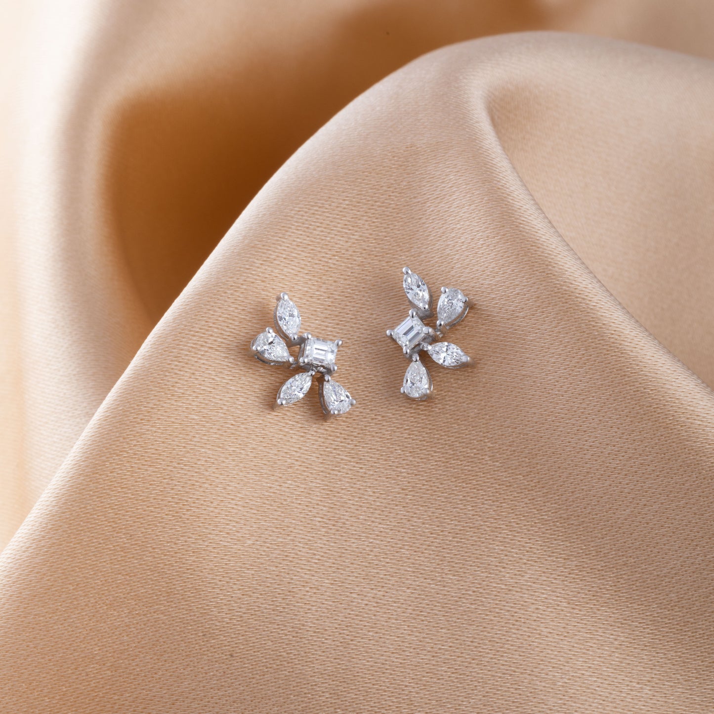 FANCY PEAR SPARKLE EARRING STUD