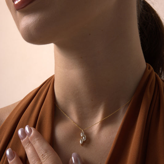 SPARKLING PEAR NECKLACE