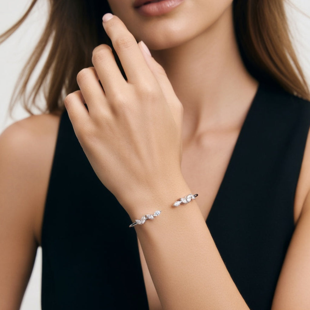VIRA ETERNA BANGLE