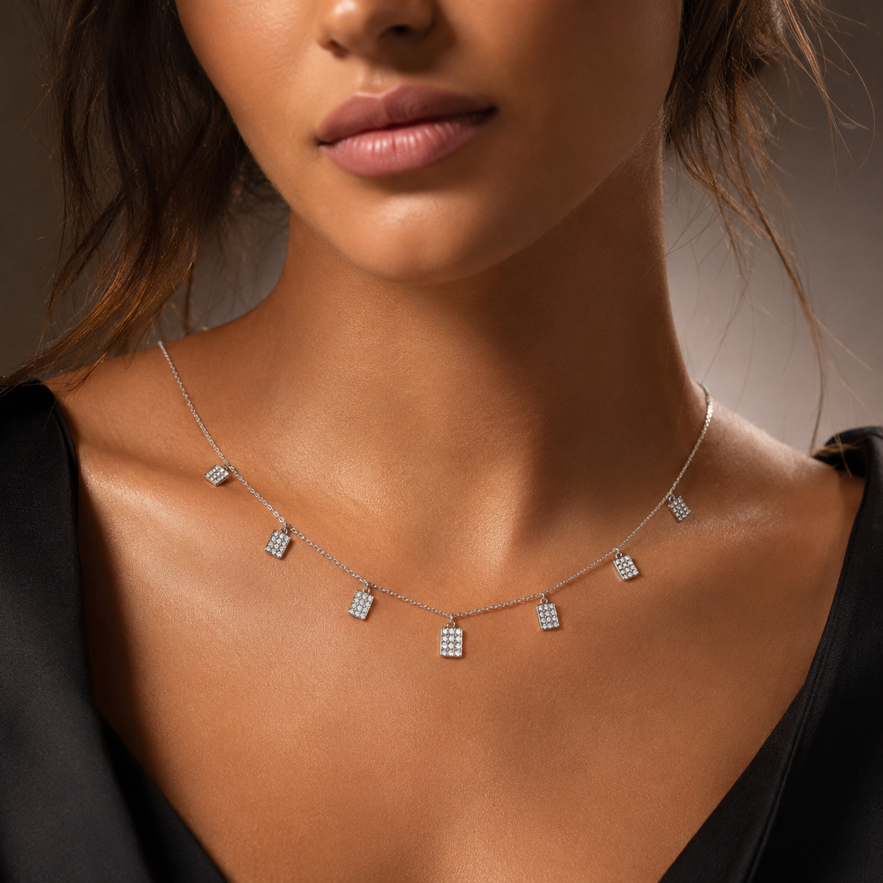VIO ETERNA NECKLACE