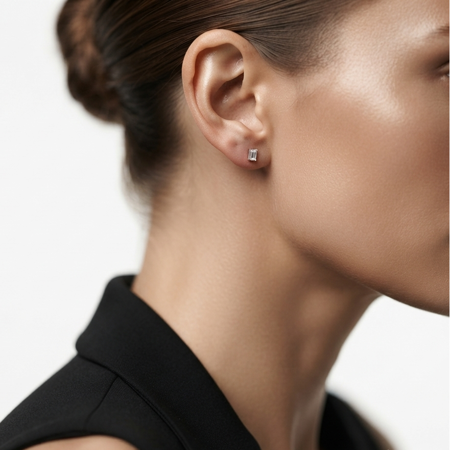 EMERALD CUT EARRING