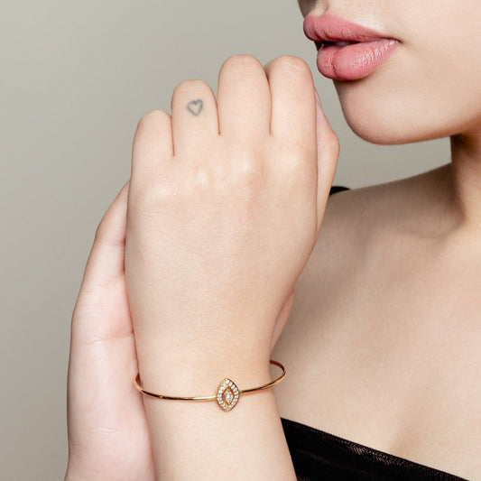 PEAR SHAPED DIAMOND YELLOW GOLD BANGLE