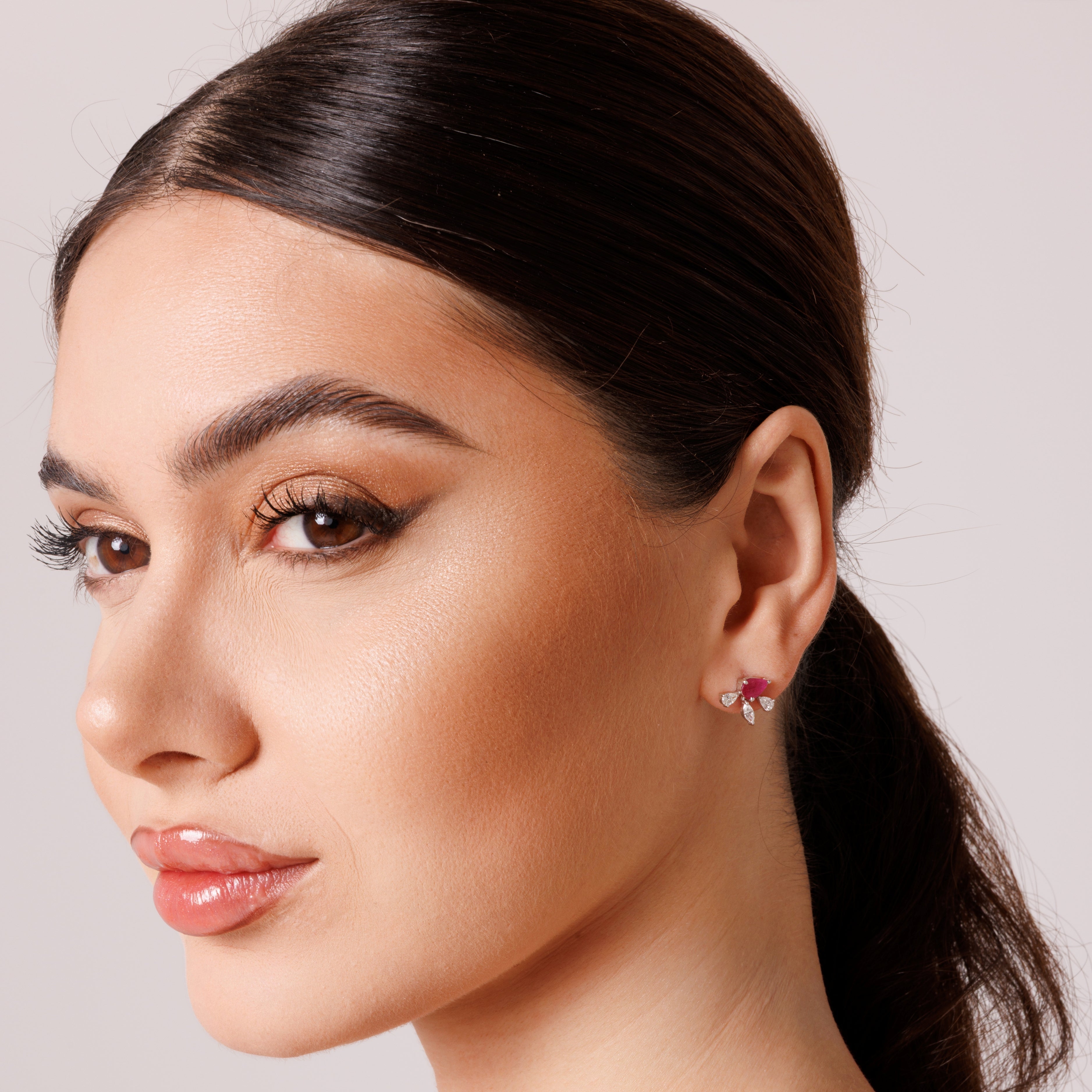 LUNESARIA RUBY EARRING