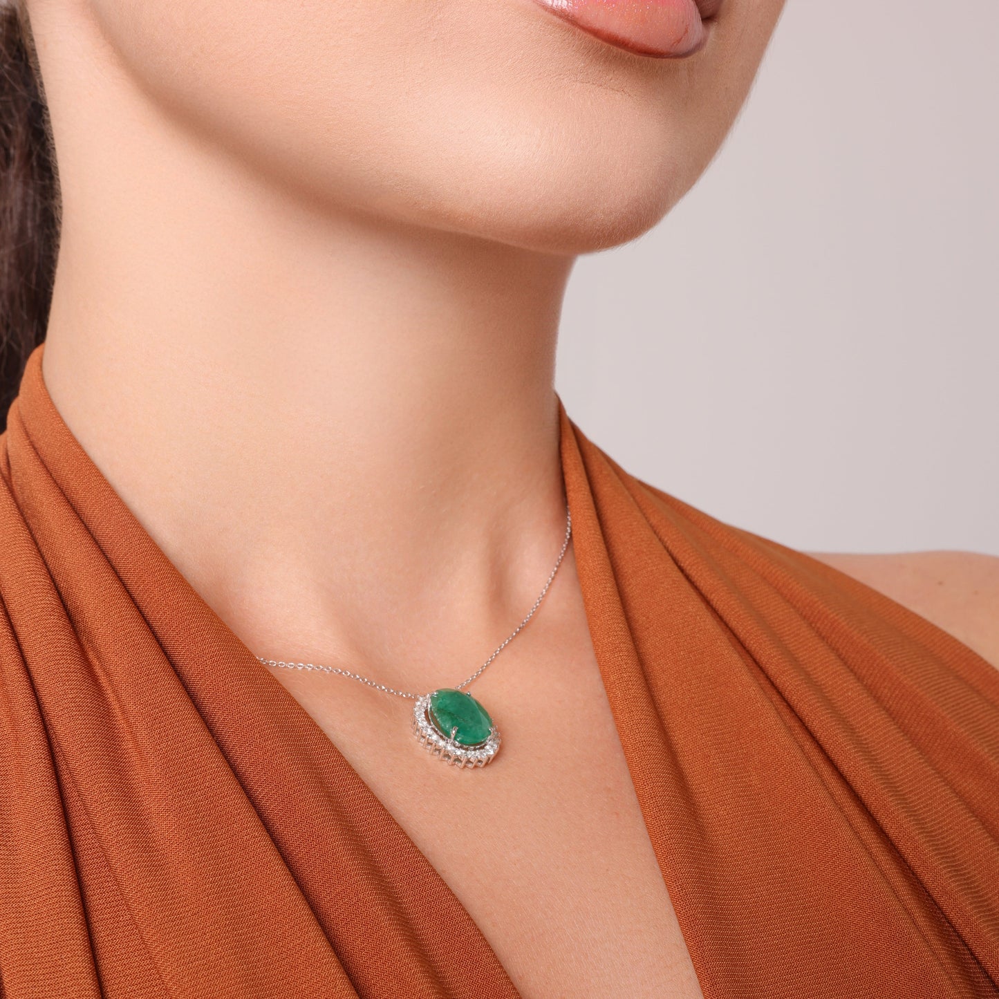 VELORIENA EMERALD NECKLACE