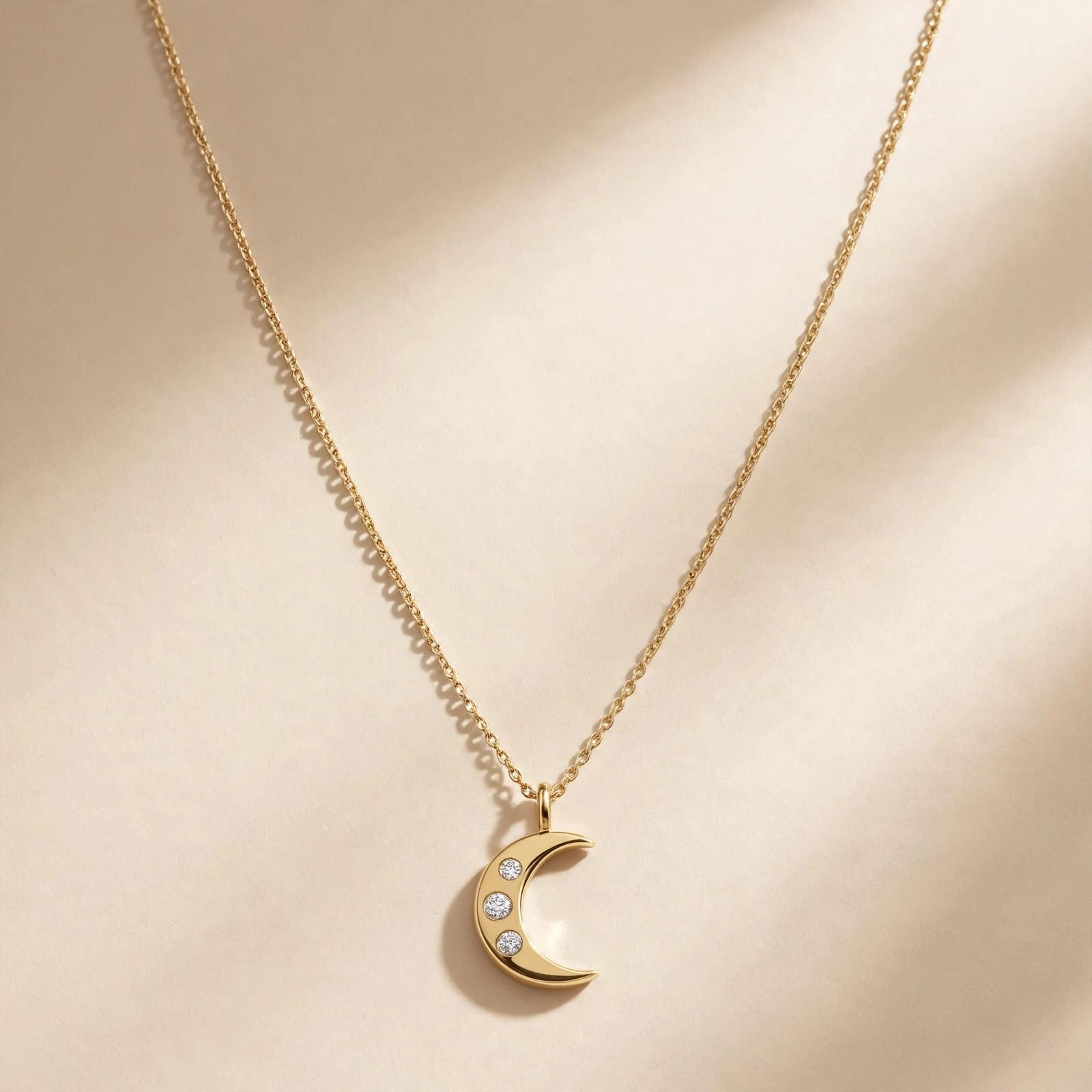 MOON SOLARA NECKLACE