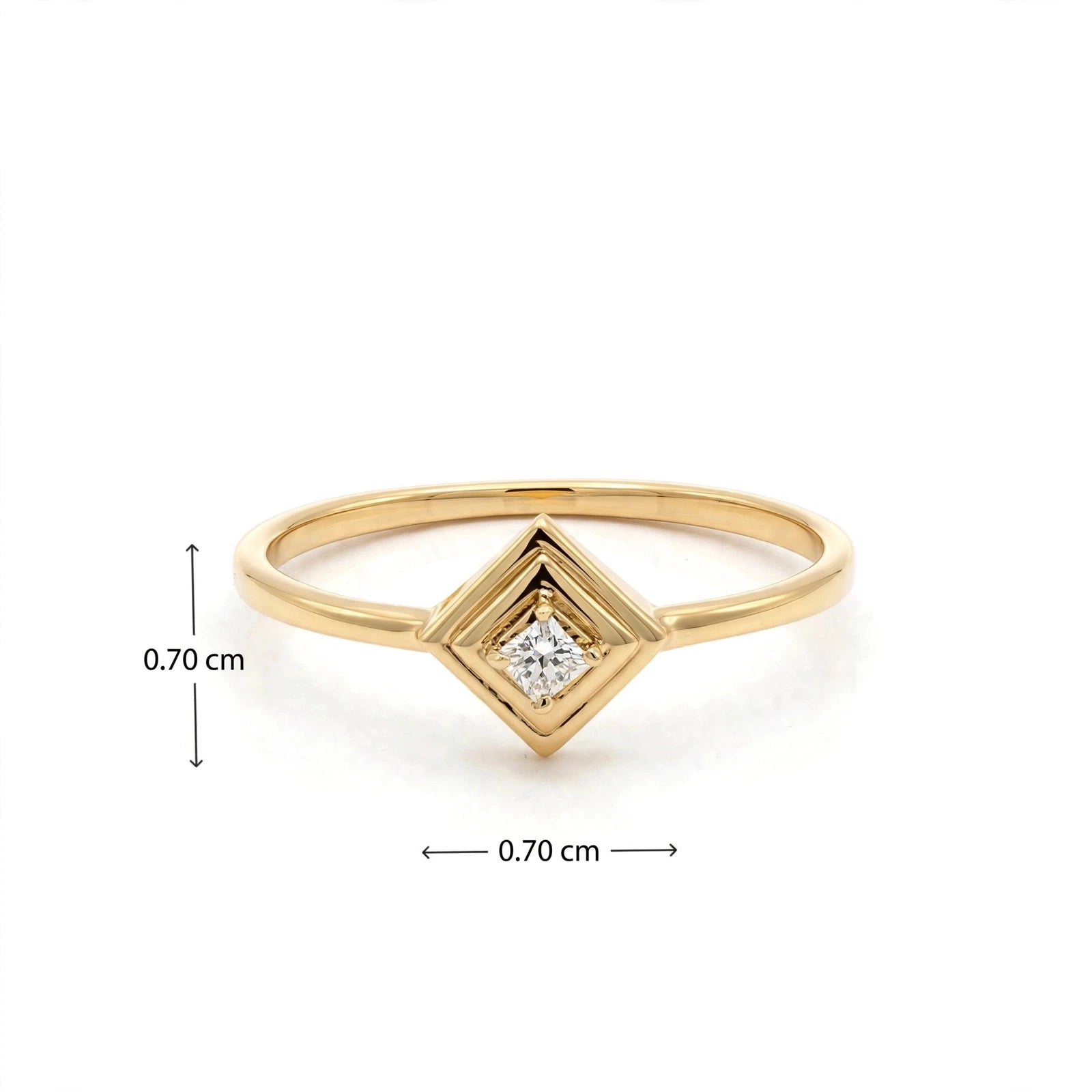 AVA ROUND RING