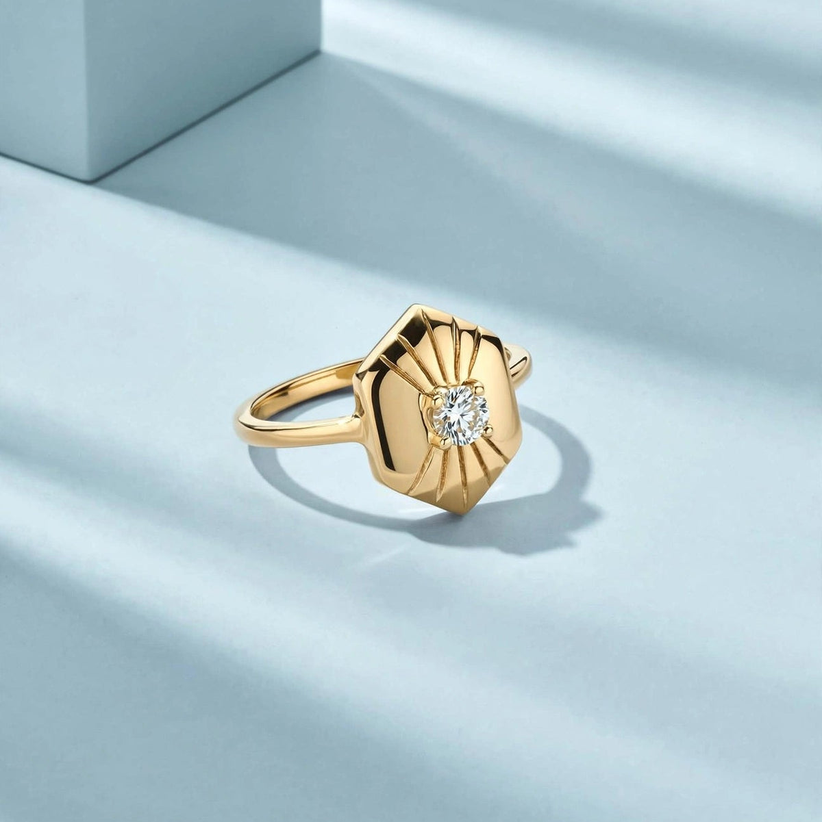 REGAL ROUND RING