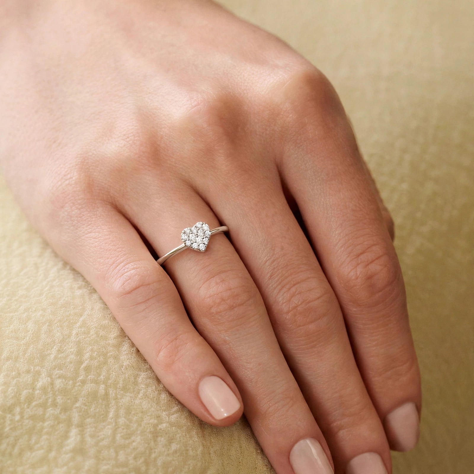 LUXE HEART RING