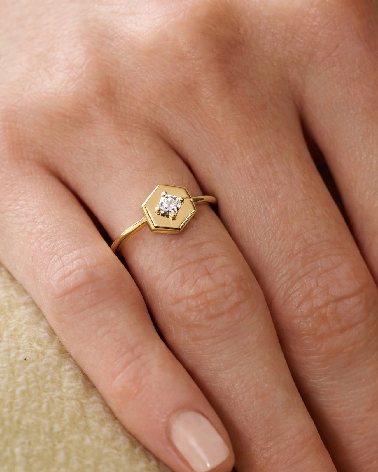 NOVA ROUND RING