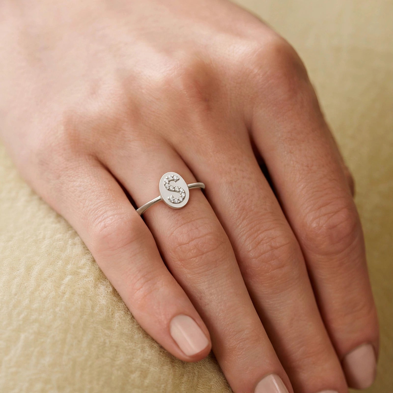 SERA ROUND RING