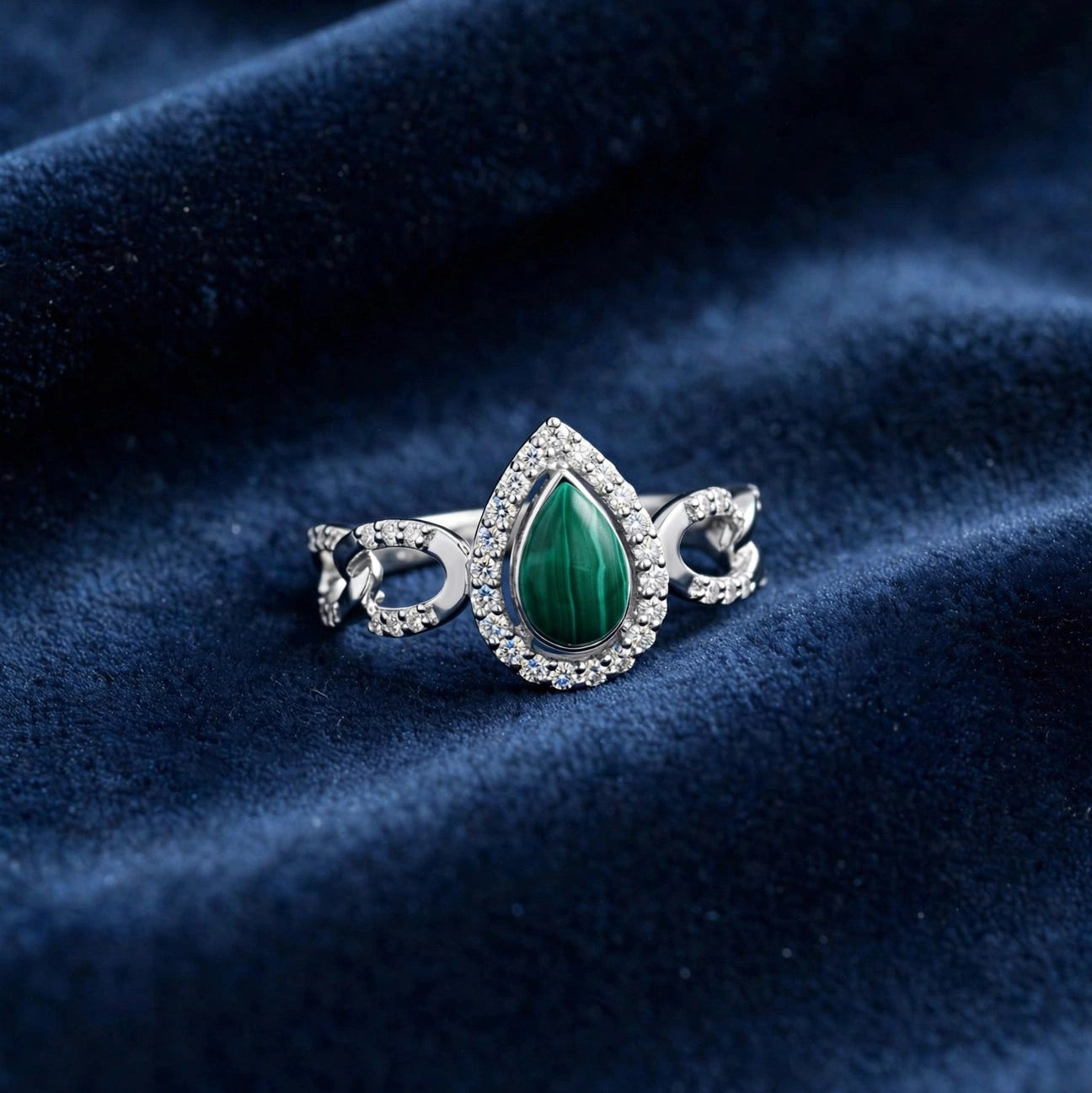 EMERALD ZEV RING