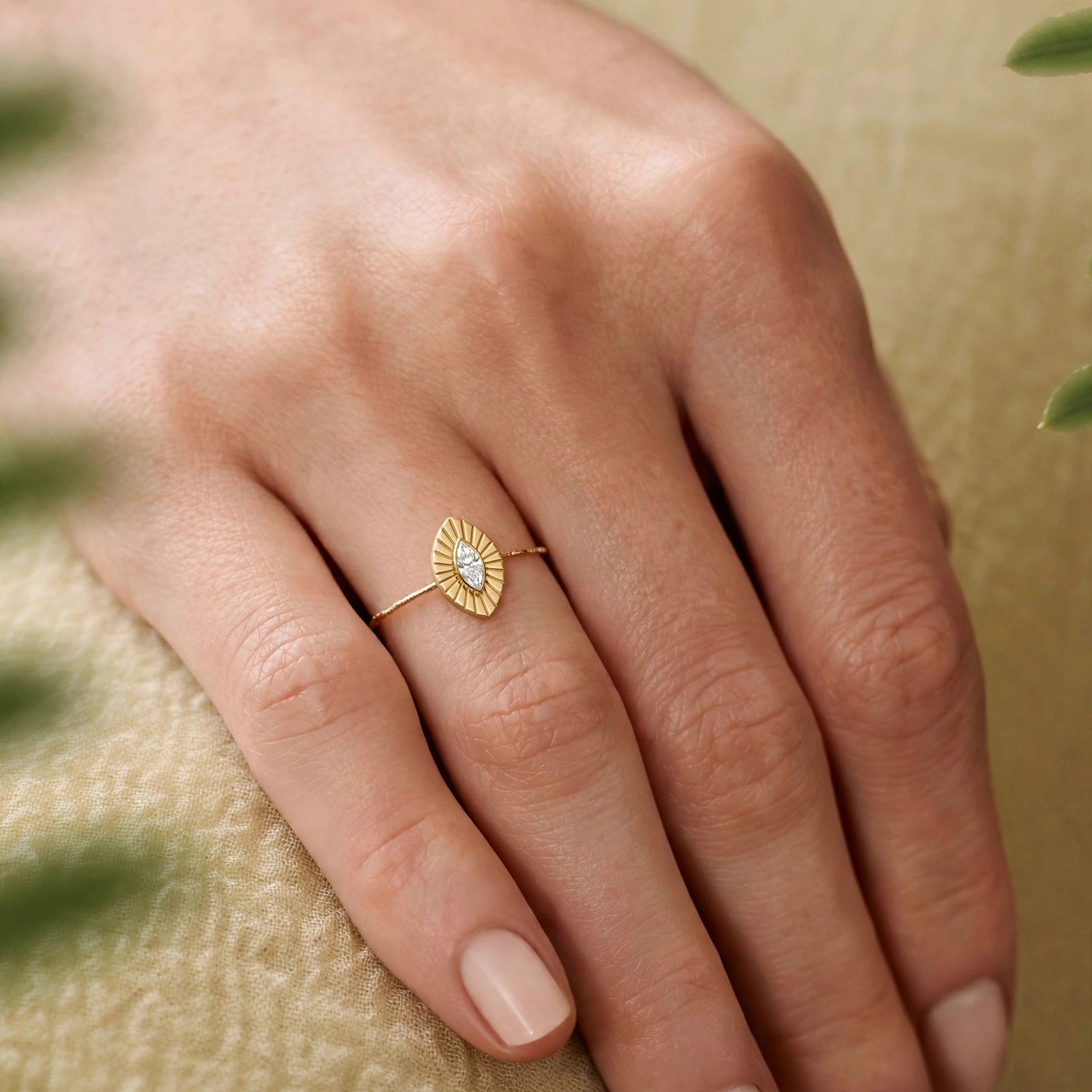 NEO VELOURA RING
